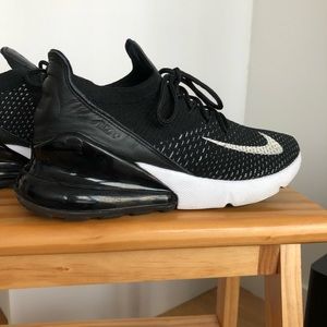 Women's Nike Air Max 270 Casual Shoes- GENTLY USED